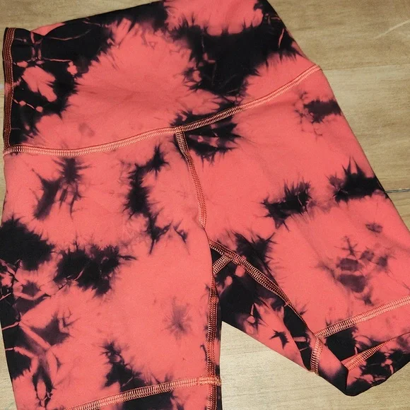 Lululemon Wunder Train High-Rise Short Tie Dye Carnation Red Black Size 0 - Picture 6 of 7